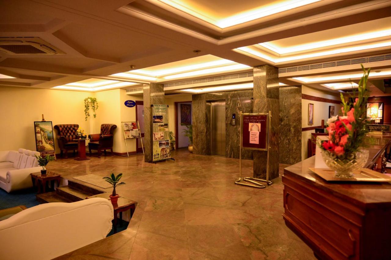 Maya'S Kings Kourt Mysuru Zewnętrze zdjęcie